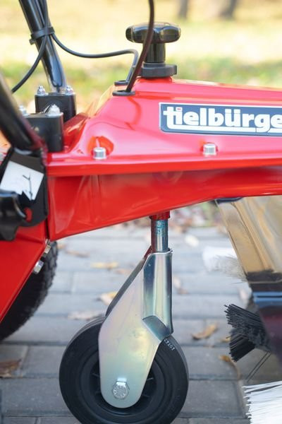 Подметально-уборочная машина TIELBUERGER TK18 (двигатель Honda GCV160)